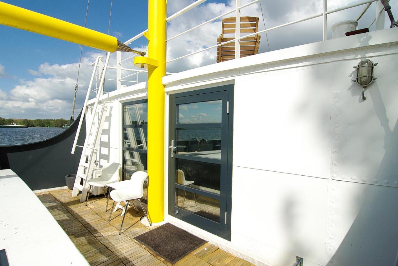 Magnificent Houseboat With A Stunning View! Otel Amsterdam Dış mekan fotoğraf